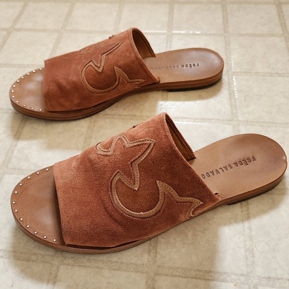Freda Salvador Slip On SZ 7